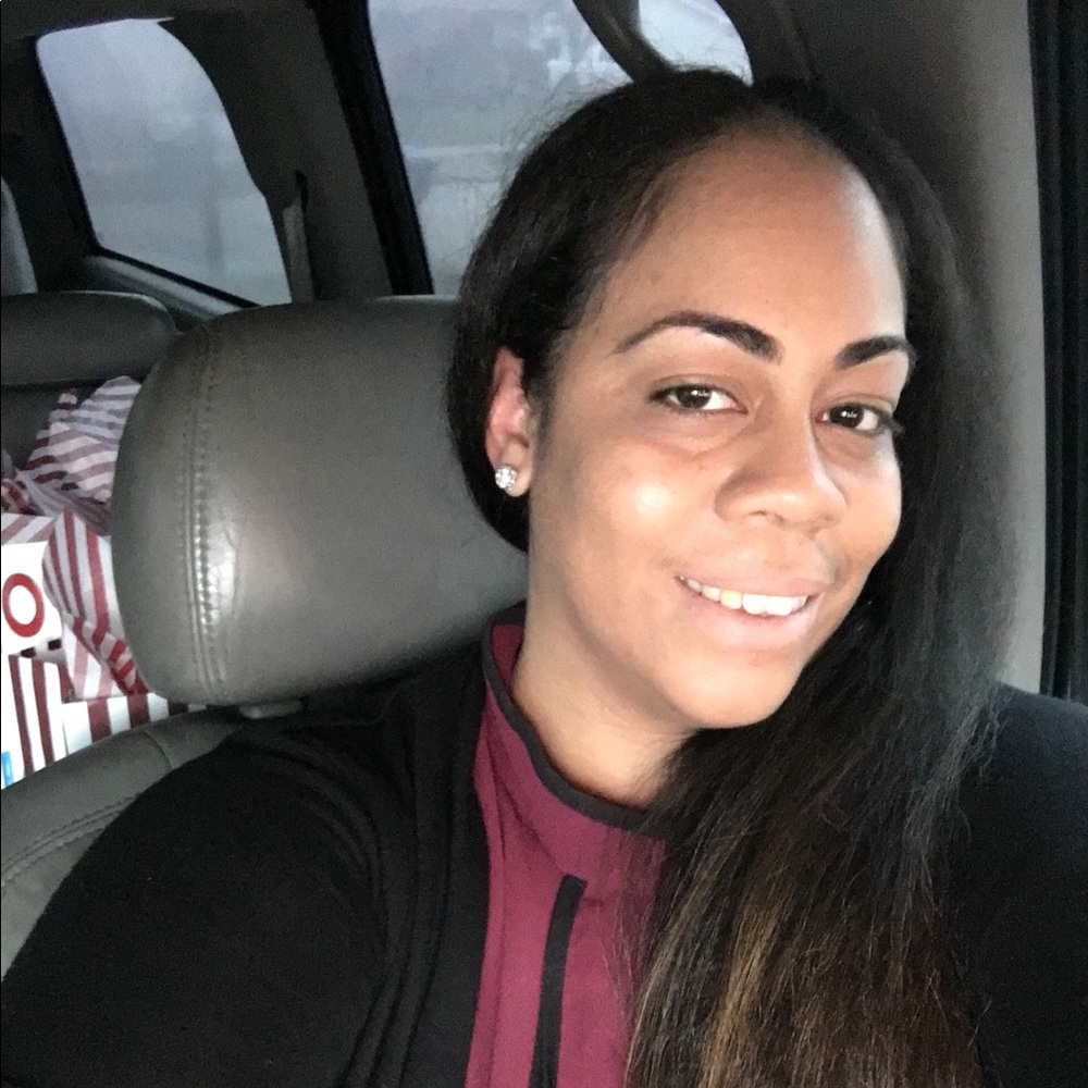 Meet your Posher, Nicole